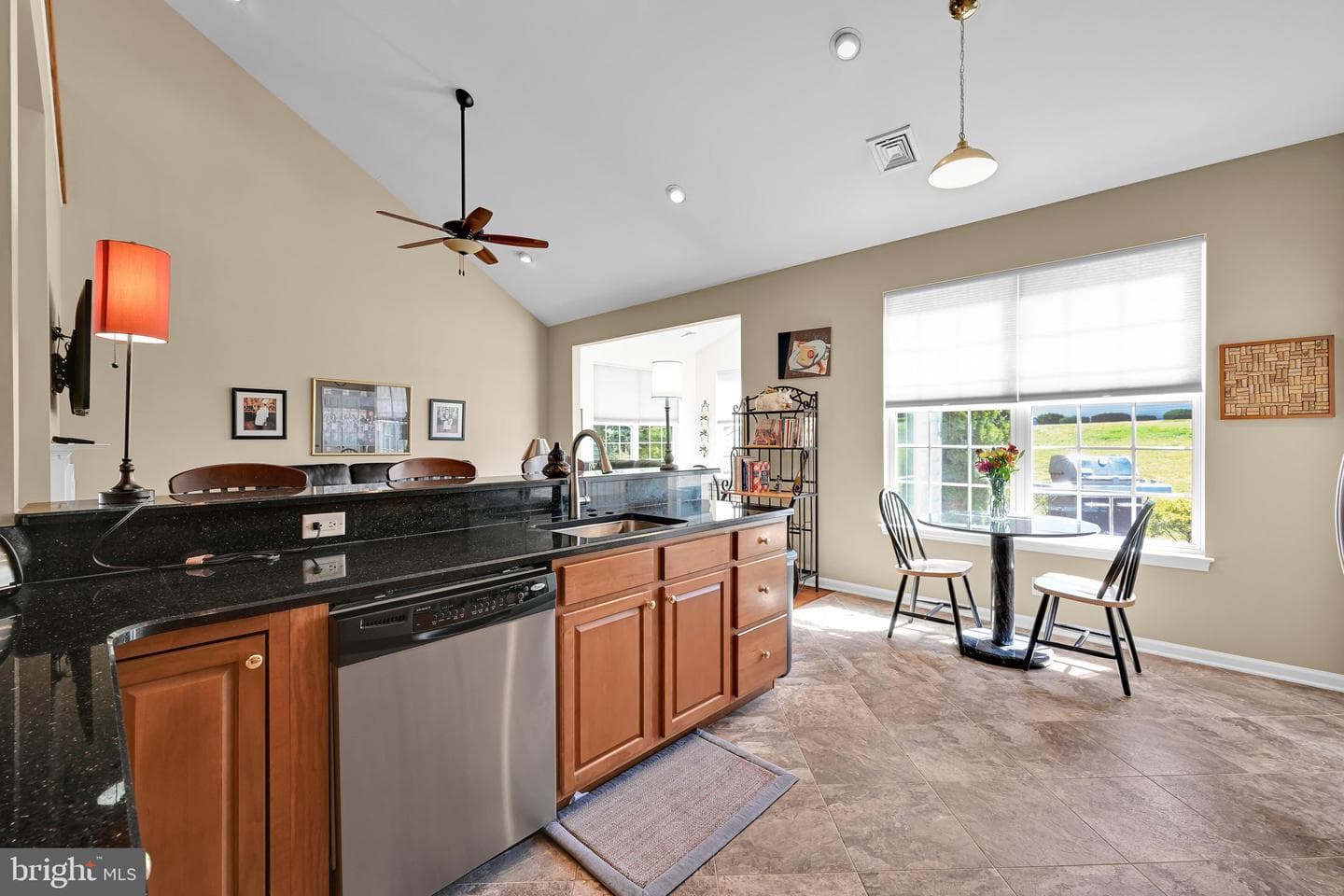 1546 Emerson Drive photo 23