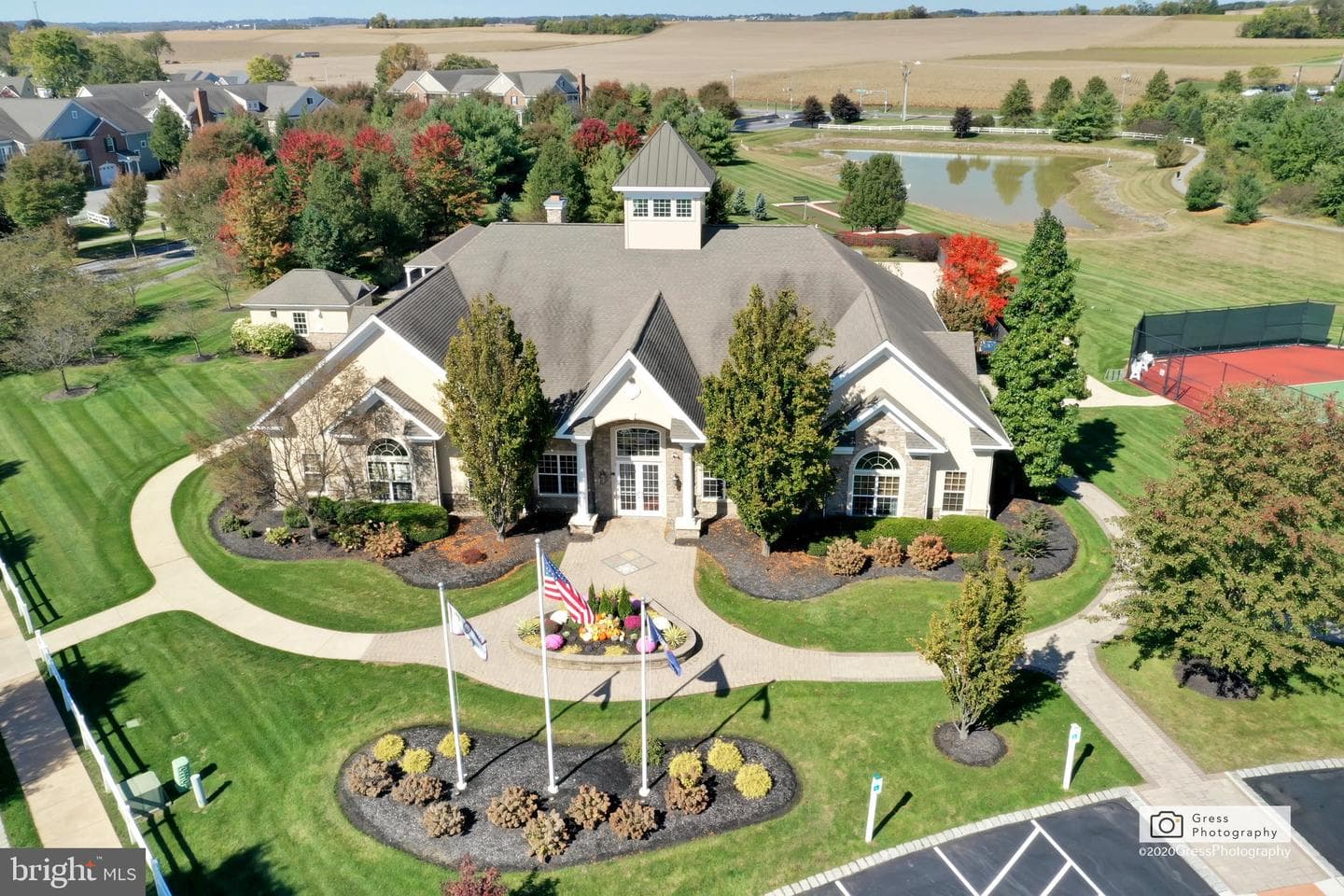 1546 Emerson Drive photo 53