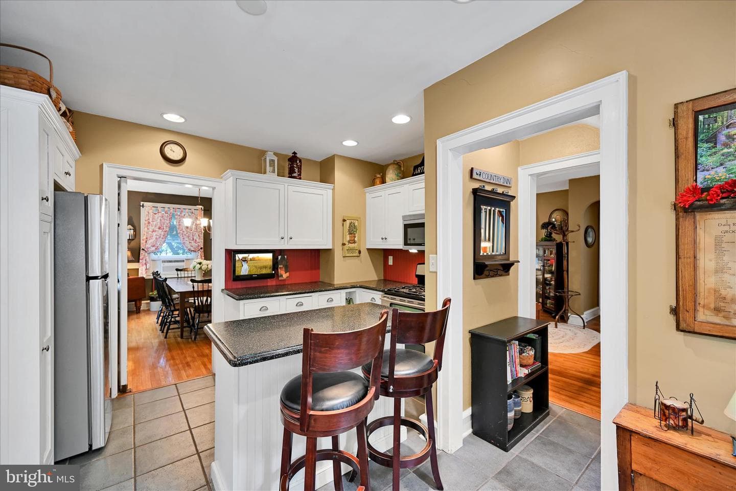 11 Union Avenue photo 16