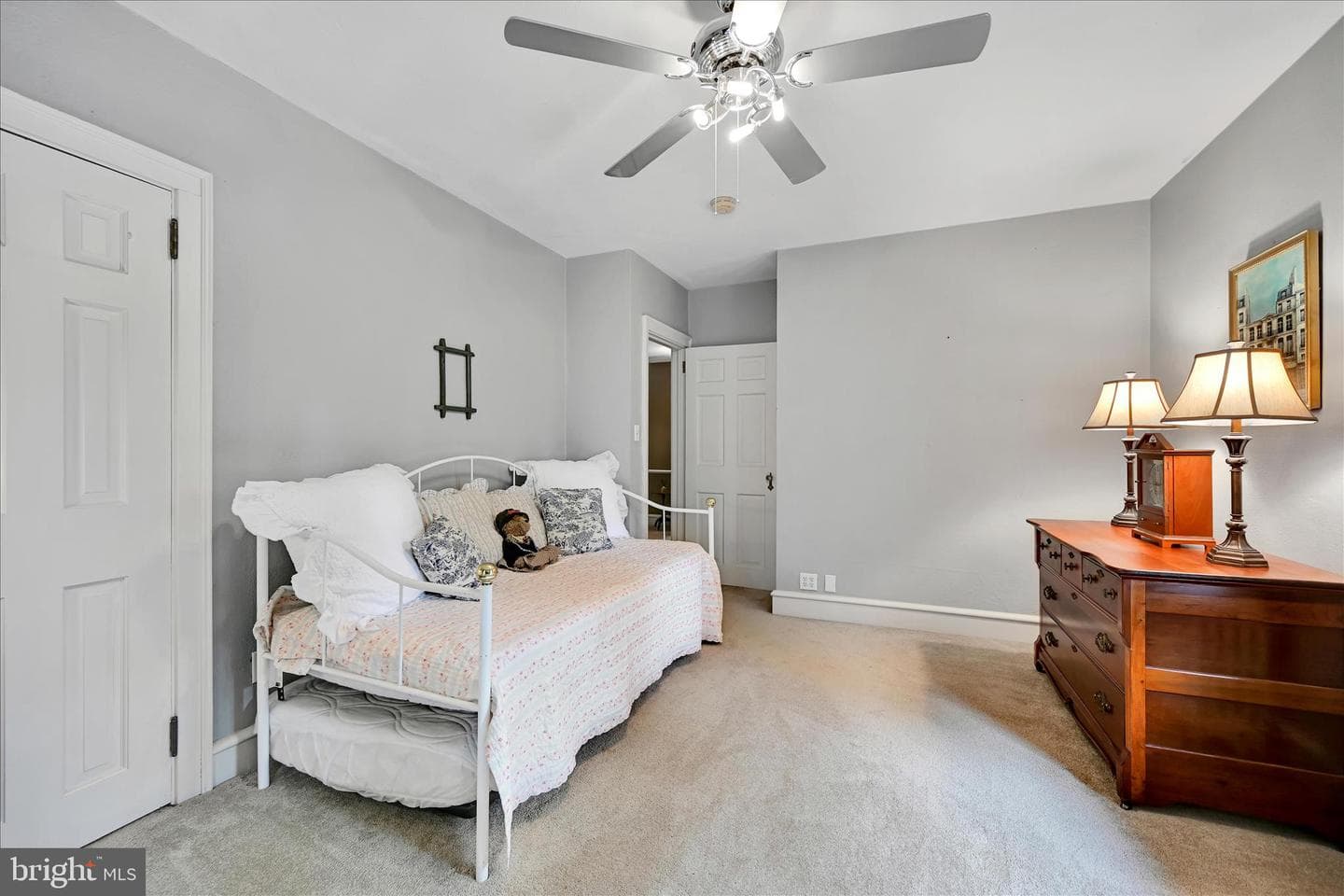 11 Union Avenue photo 77