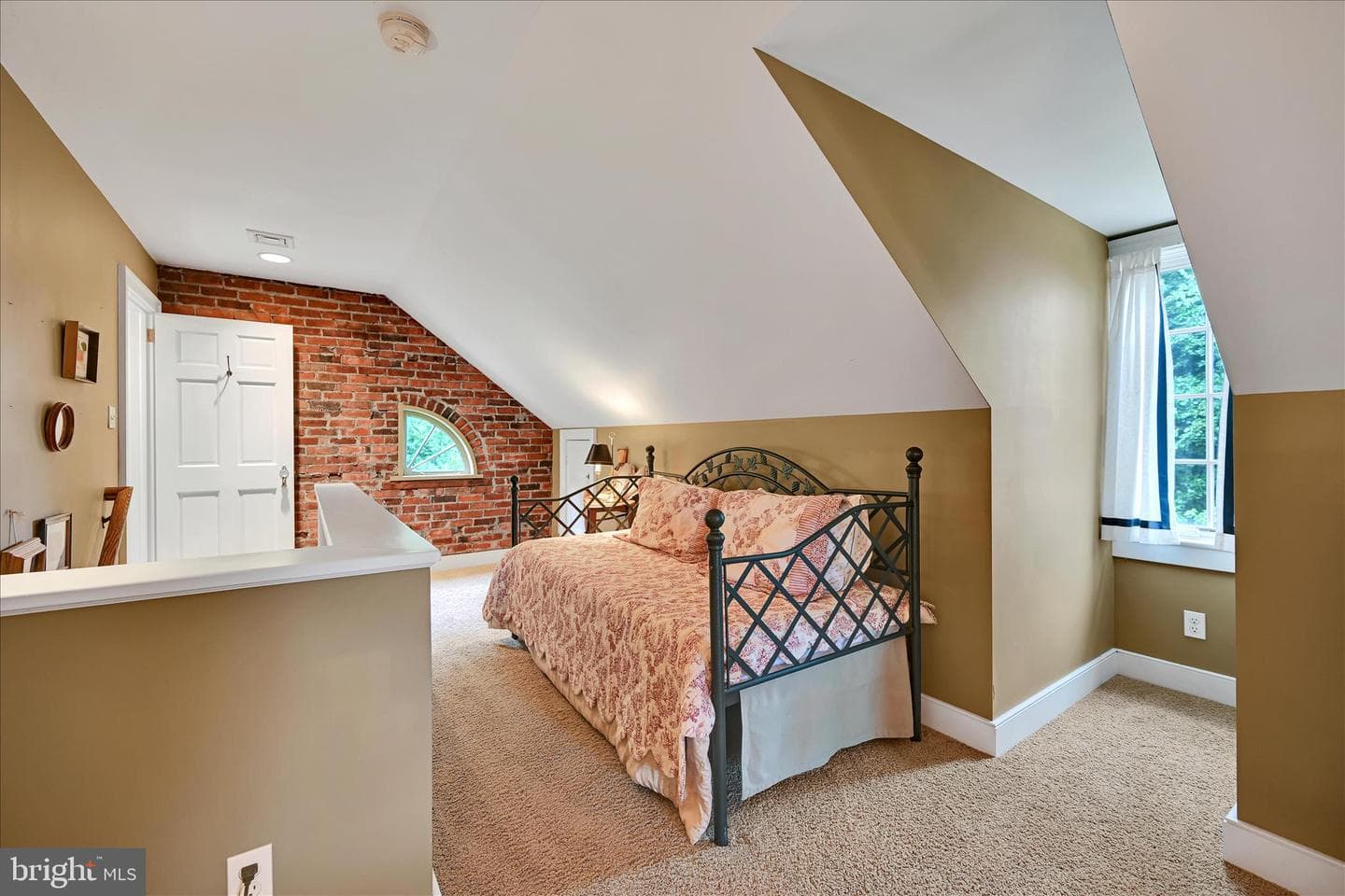 11 Union Avenue photo 79