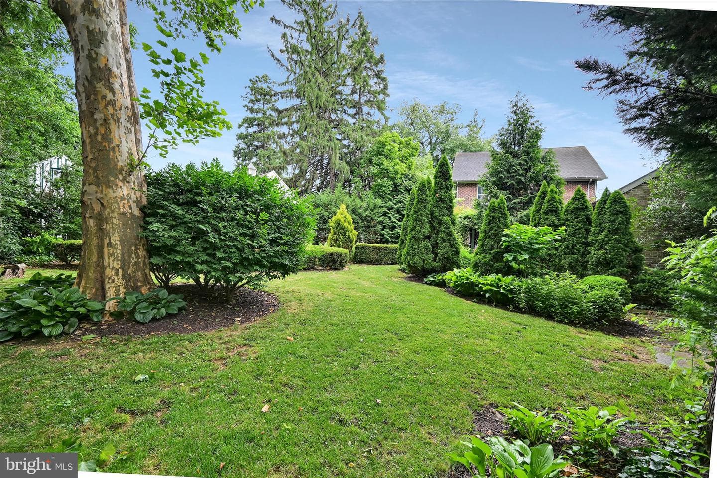 11 Union Avenue photo 90