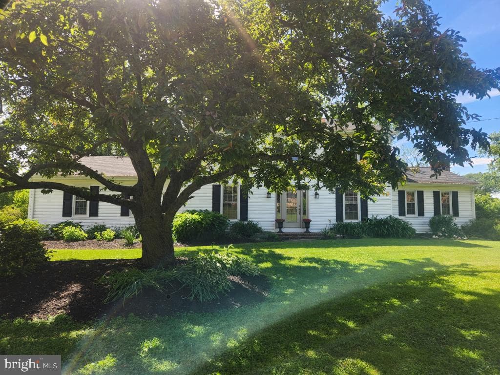 2132 Lyndell Drive photo 3