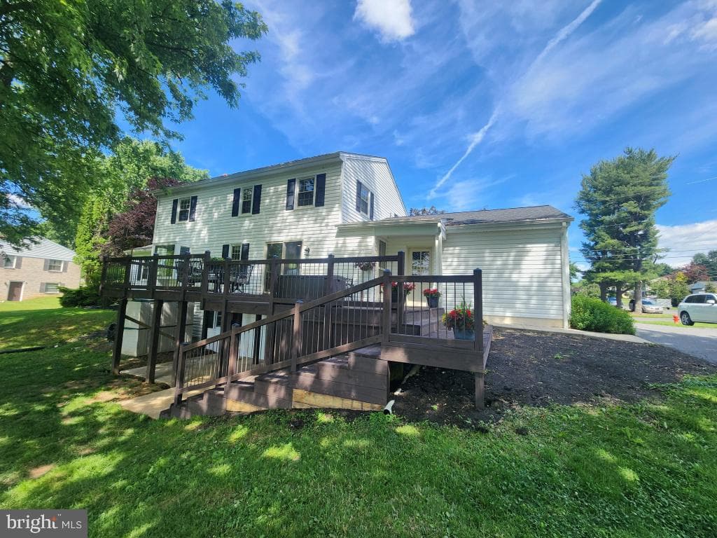 2132 Lyndell Drive photo 5
