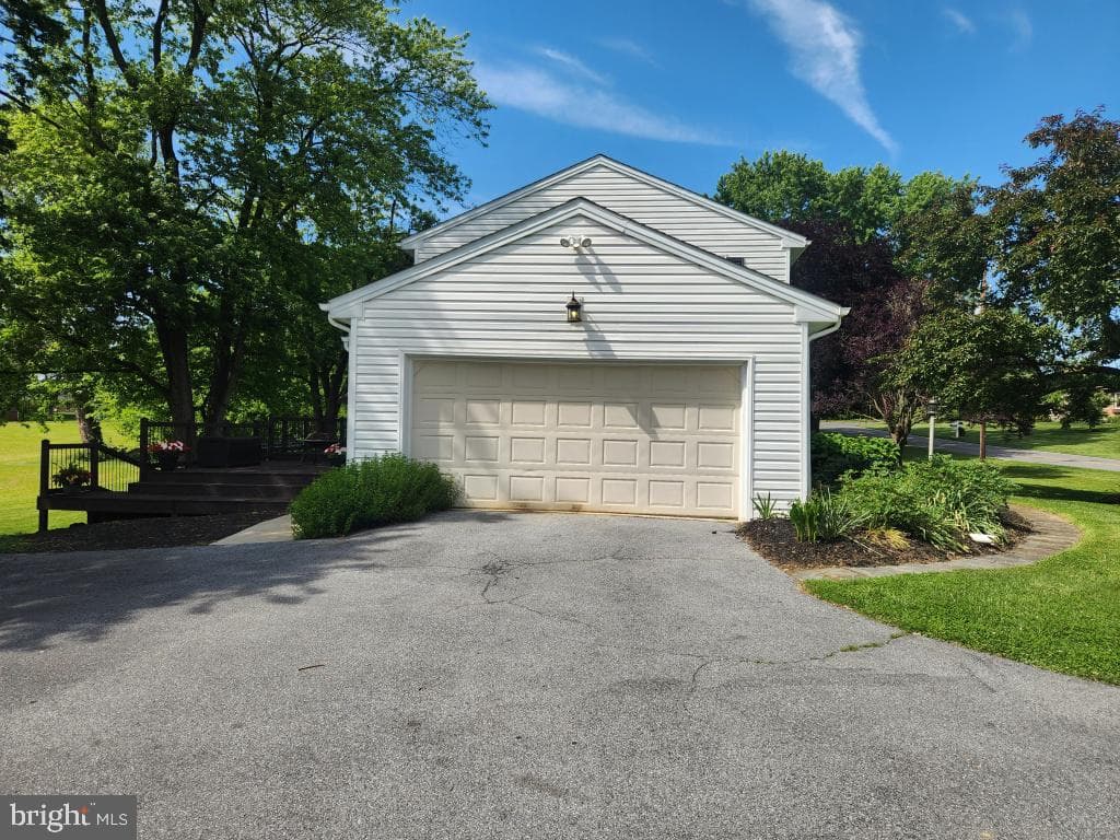 2132 Lyndell Drive photo 9