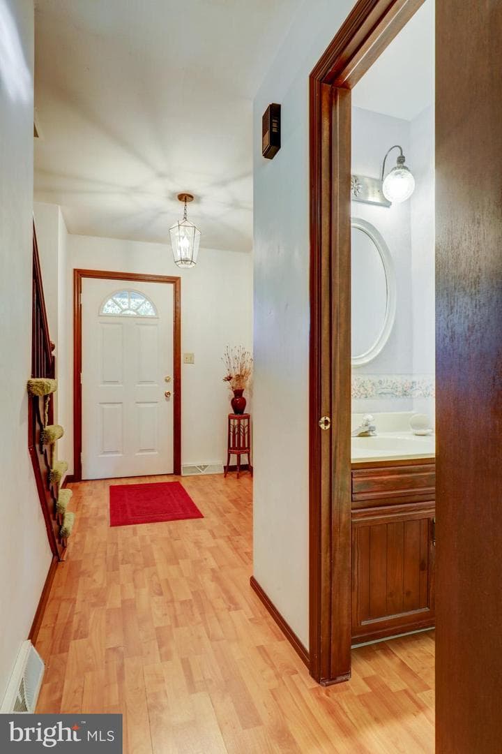 6121 Geneva Drive photo 4