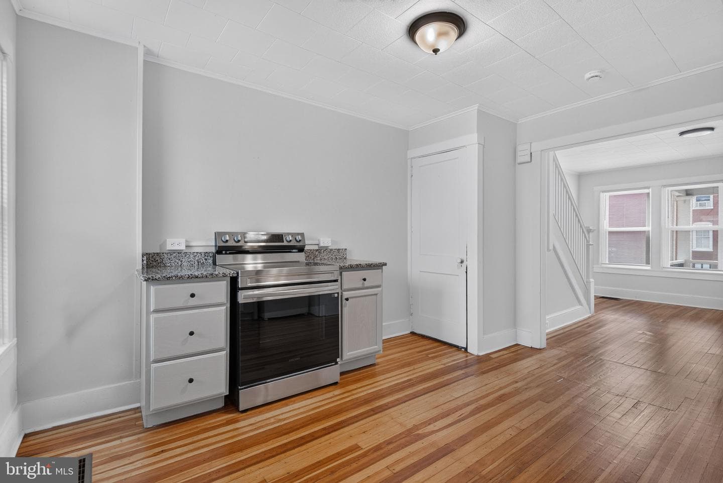 661 Lehigh Avenue photo 11