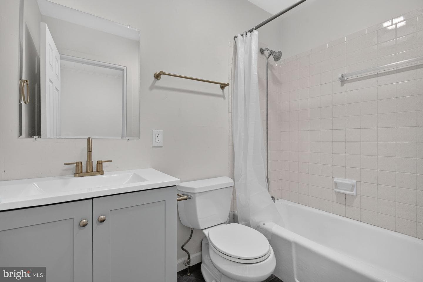 661 Lehigh Avenue photo 16