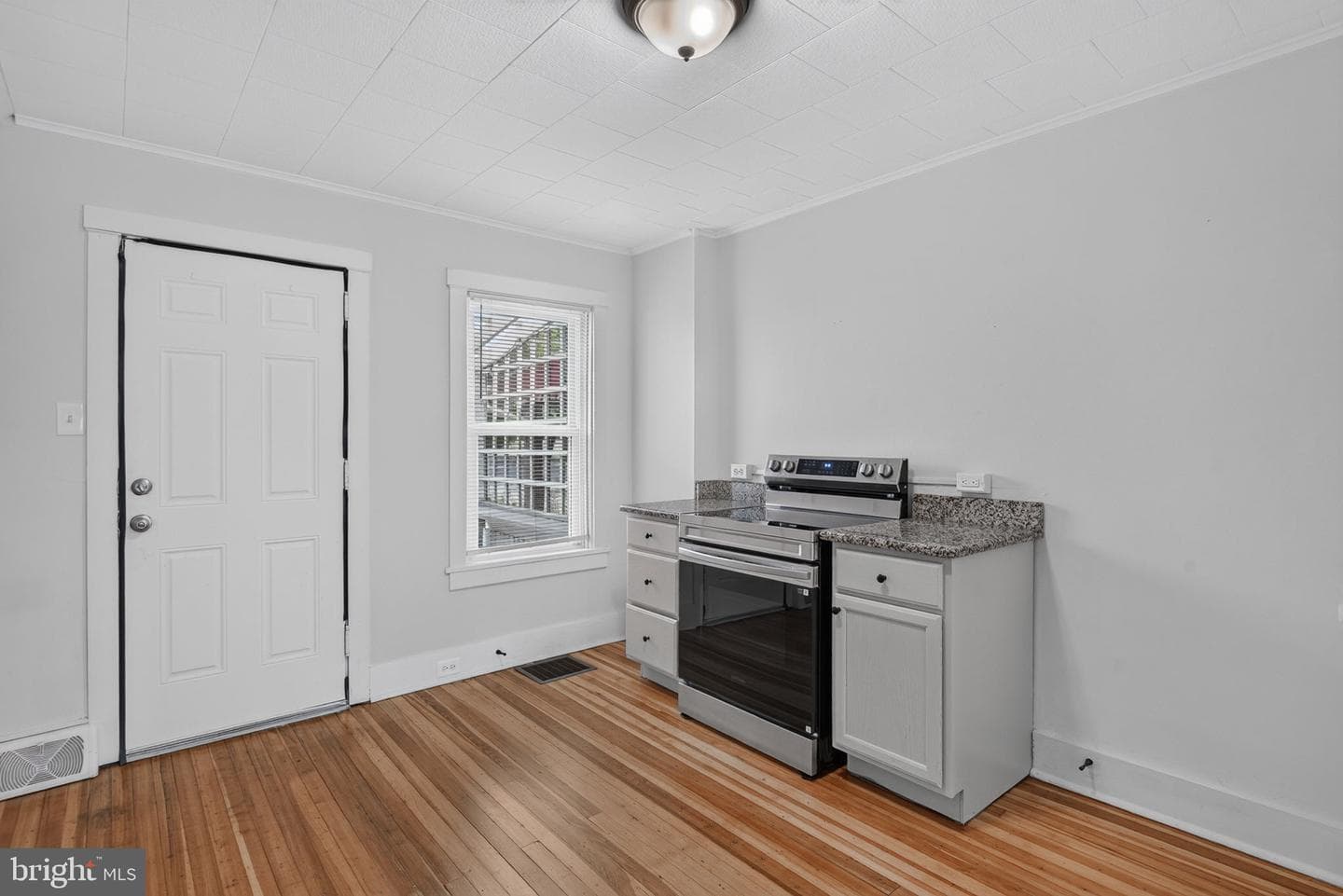 661 Lehigh Avenue photo 8