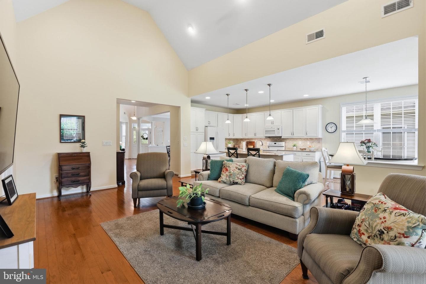 1063 Presidents Drive photo 15