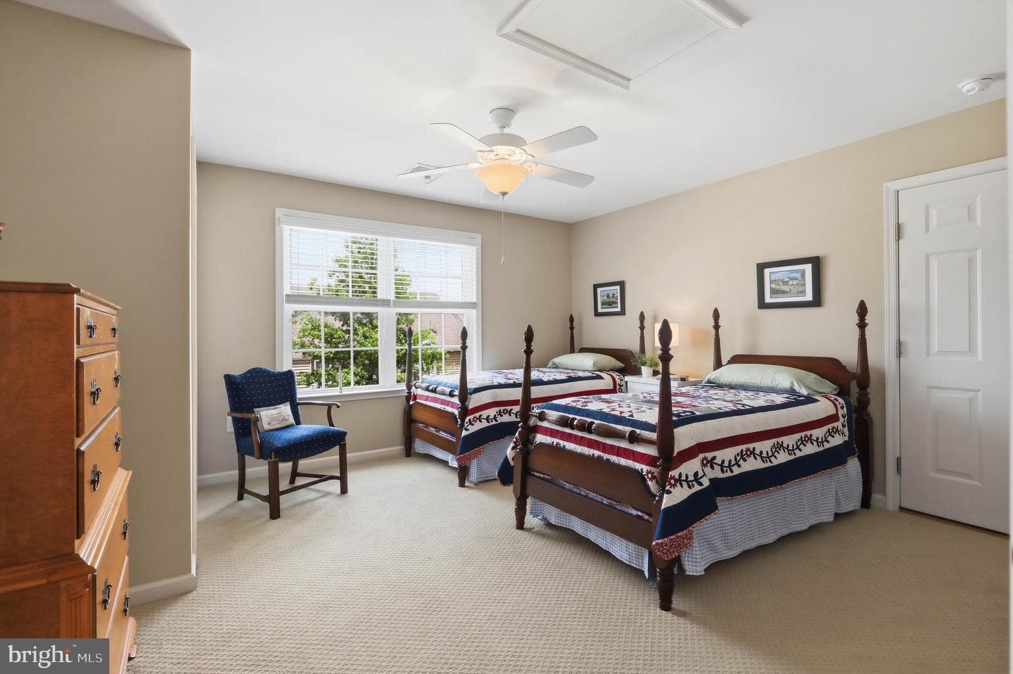 1063 Presidents Drive photo 38