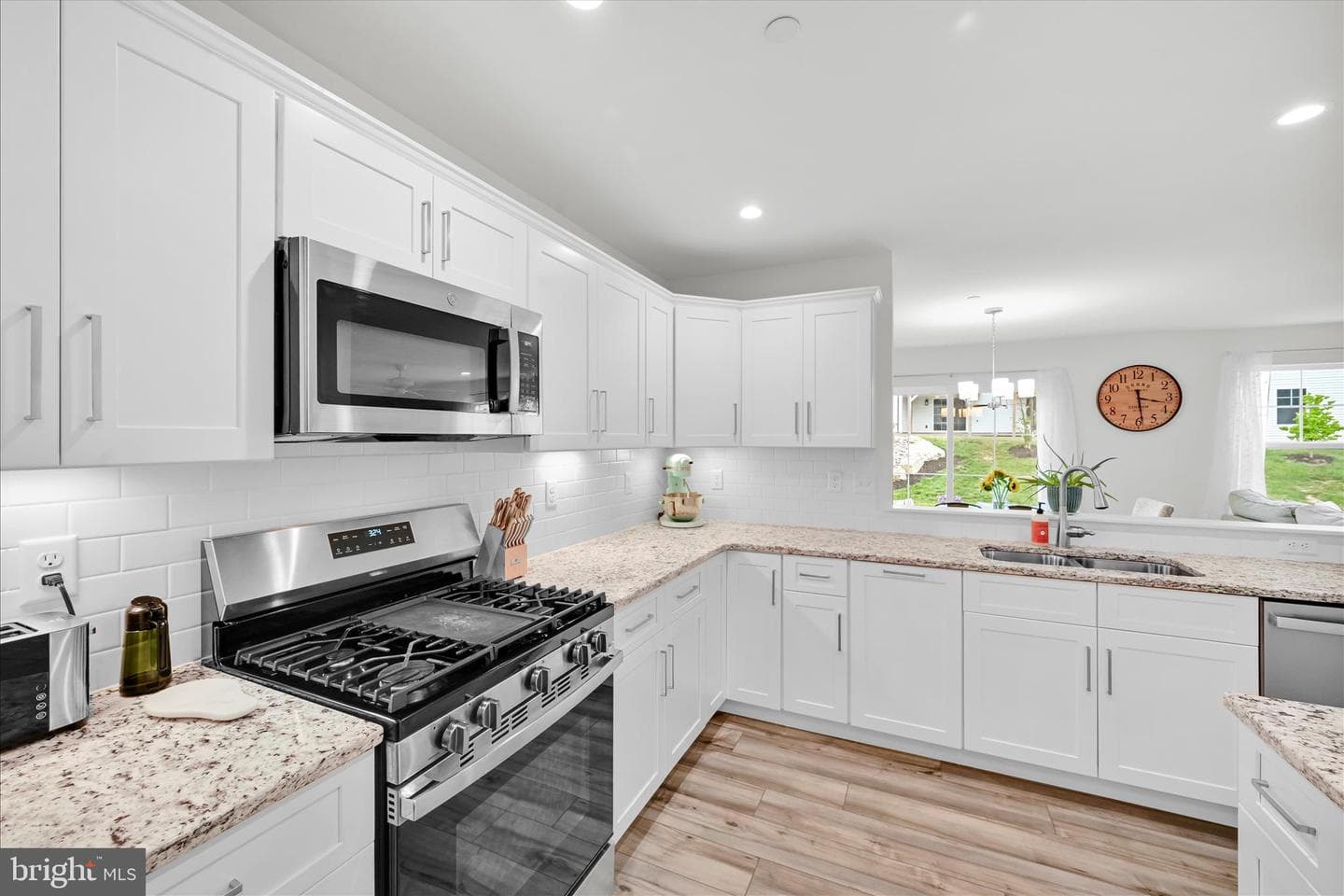 823 Talon Way photo 12