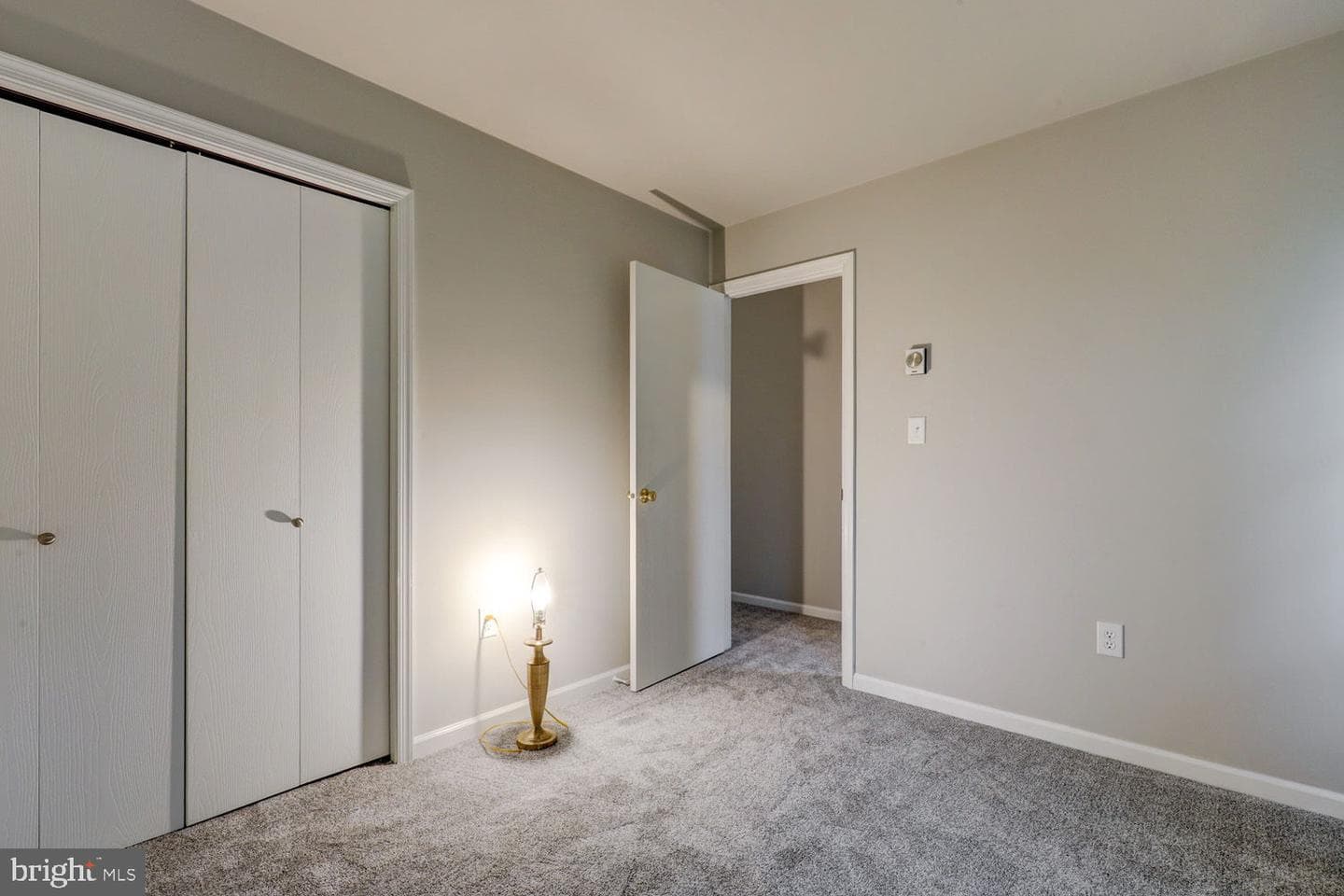 867 Oak Street photo 15