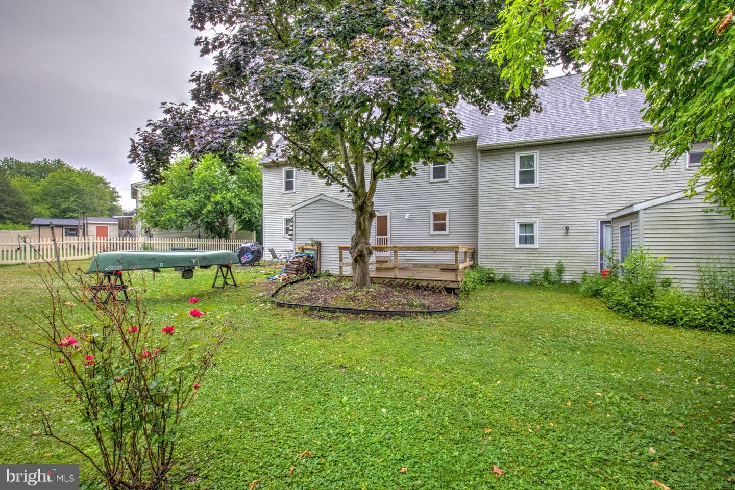 867 Oak Street photo 24