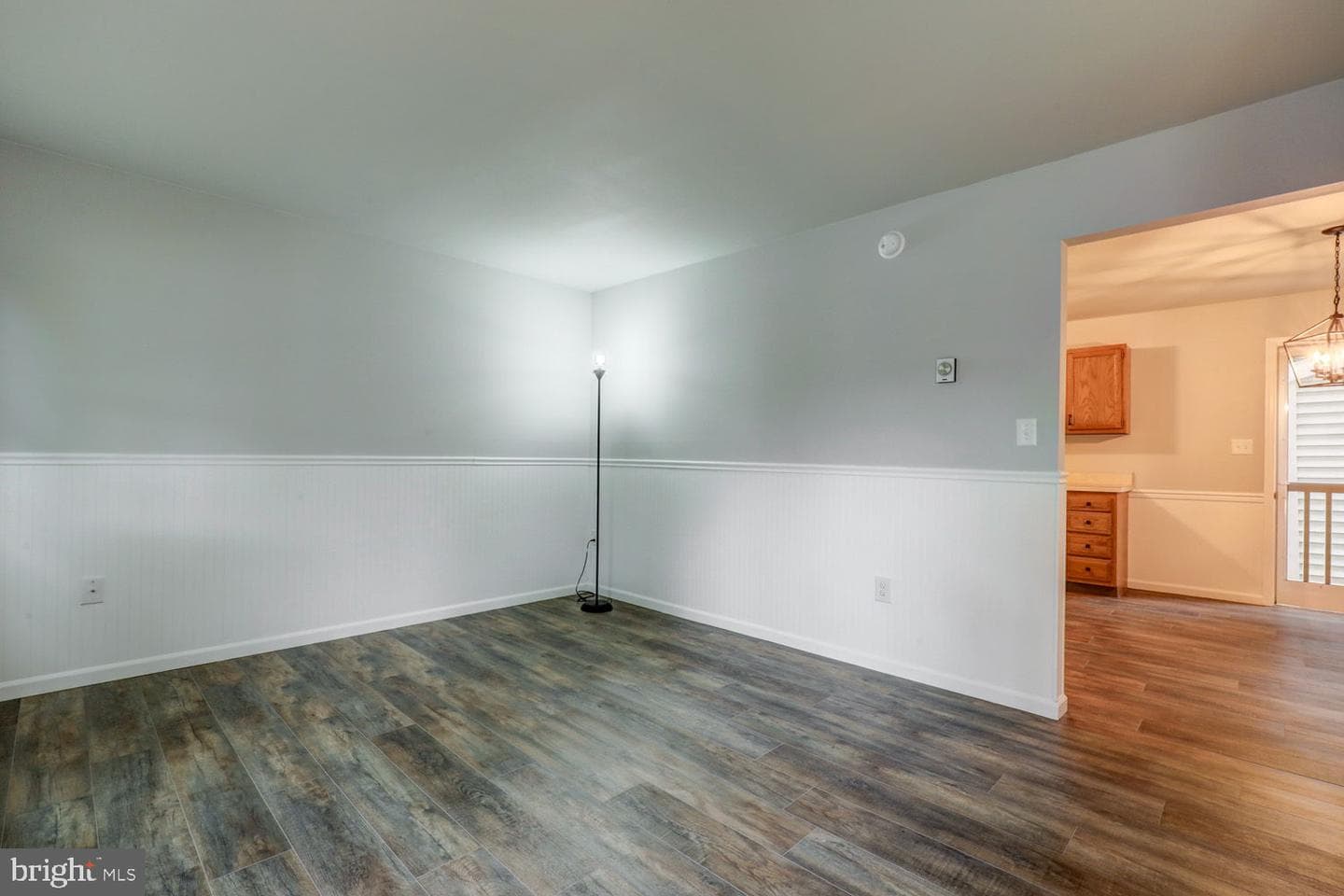 867 Oak Street photo 6