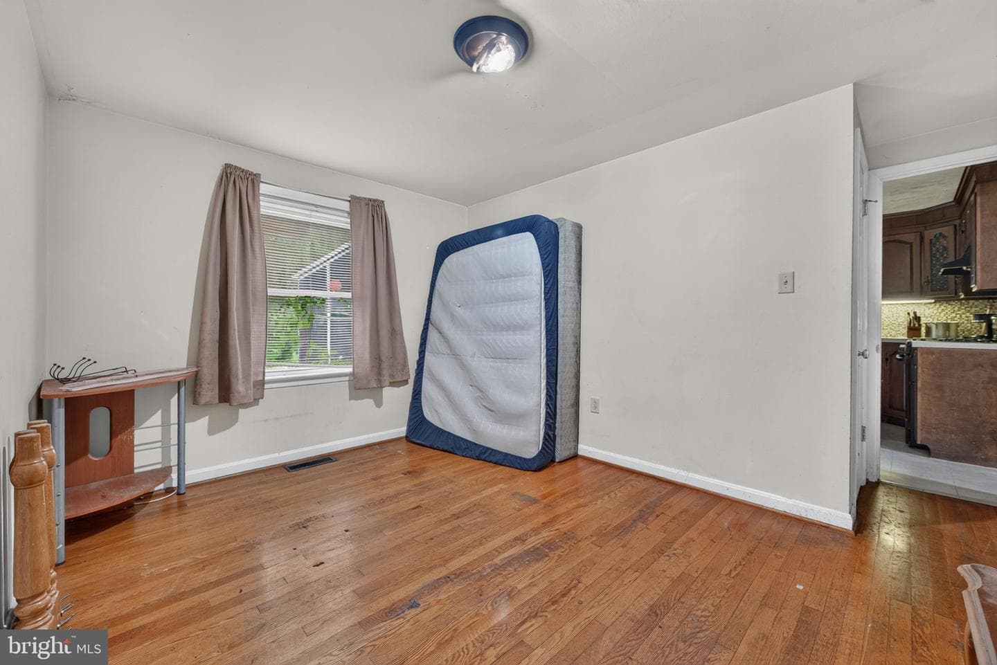 935 Wabank Street photo 15