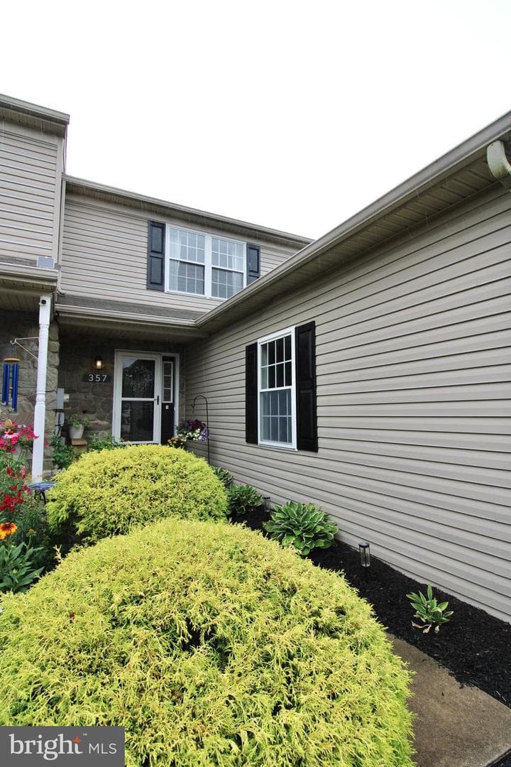 357 Deerfield Drive photo 3