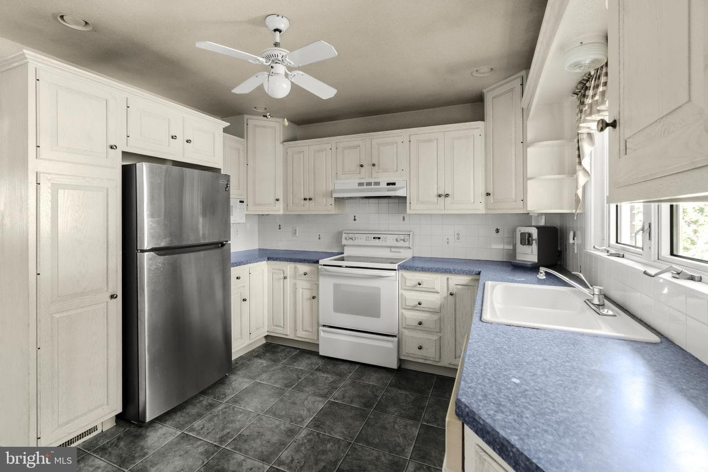 529 S 6th Street photo 26
