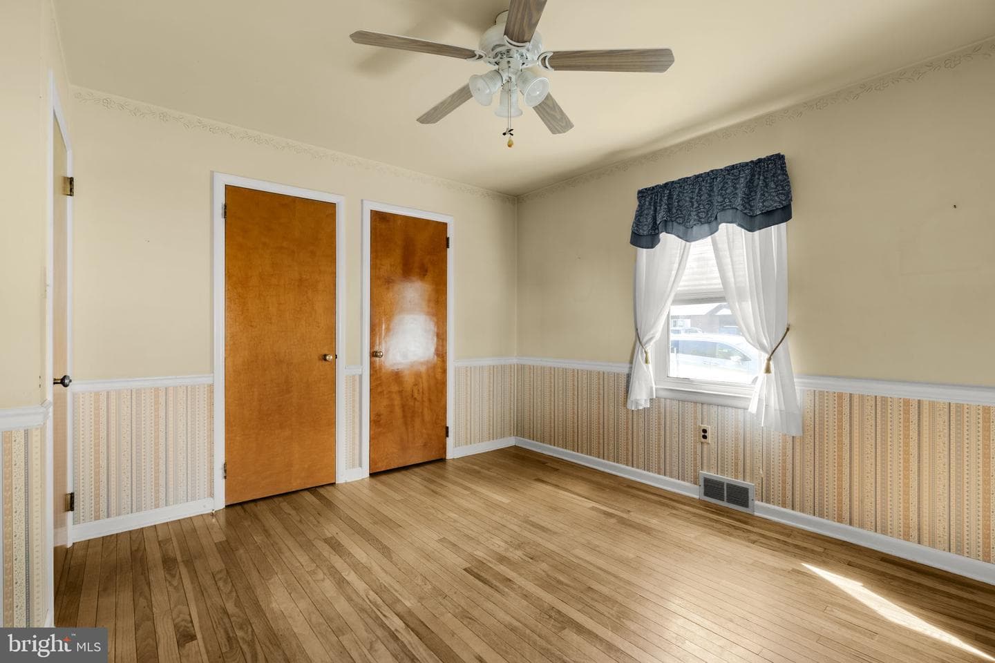 529 S 6th Street photo 32