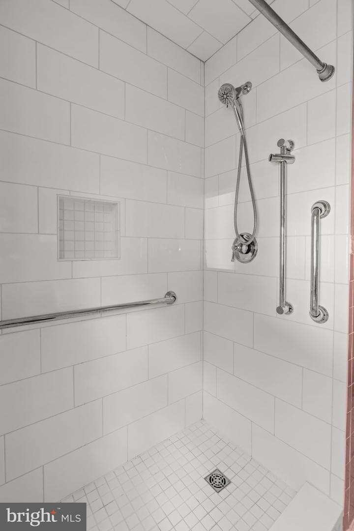 529 S 6th Street photo 39
