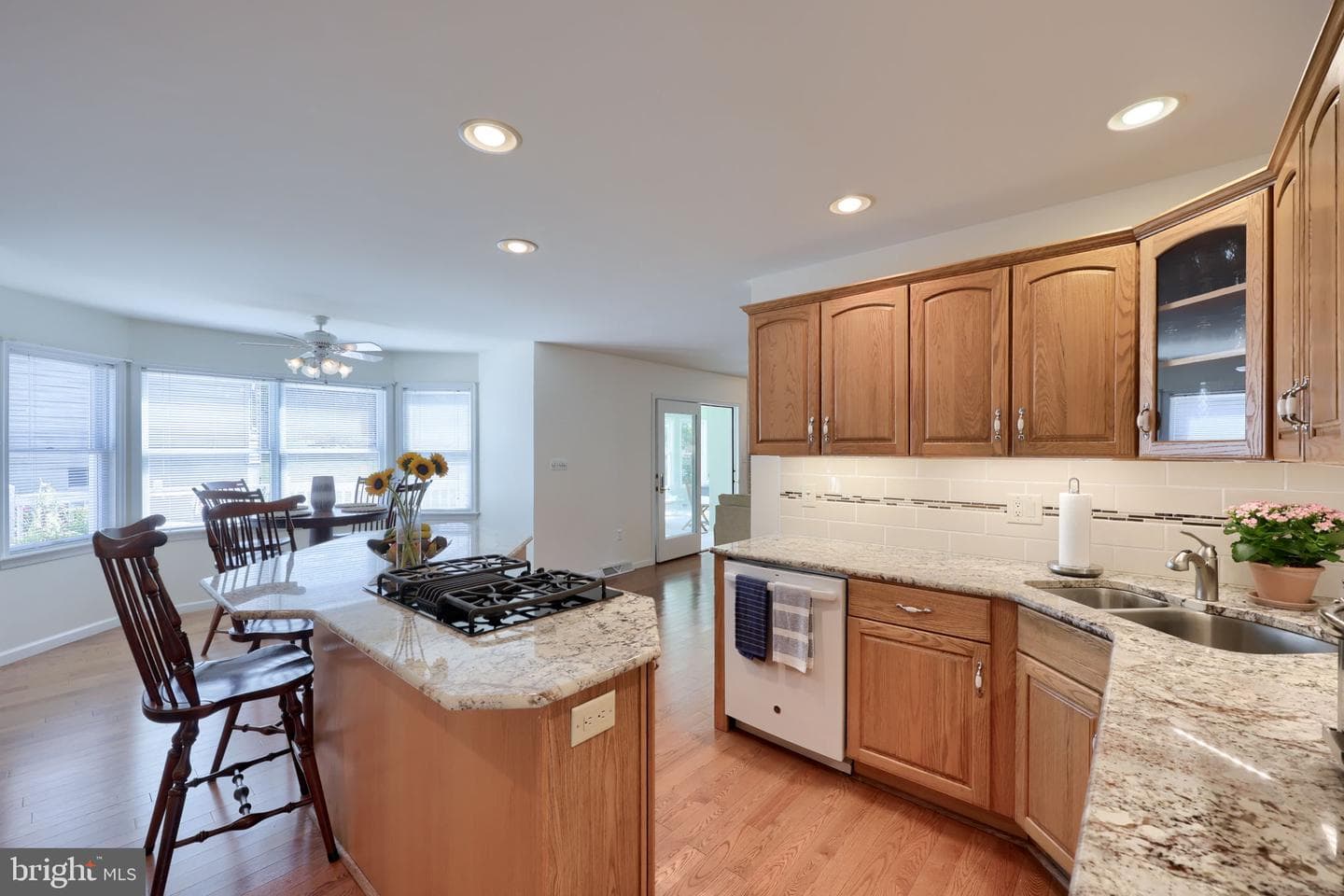 1015 Martin Avenue photo 7