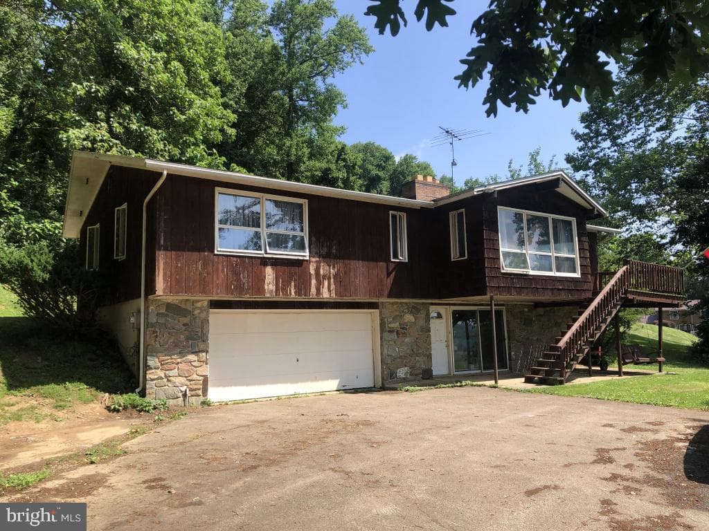 246 Brown Road photo 2