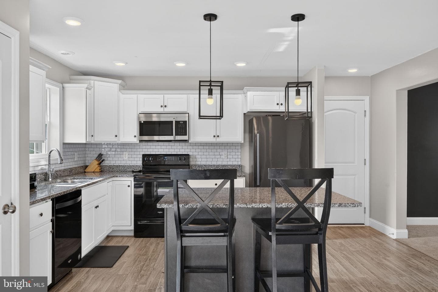 303 Magnolia Lane photo 8
