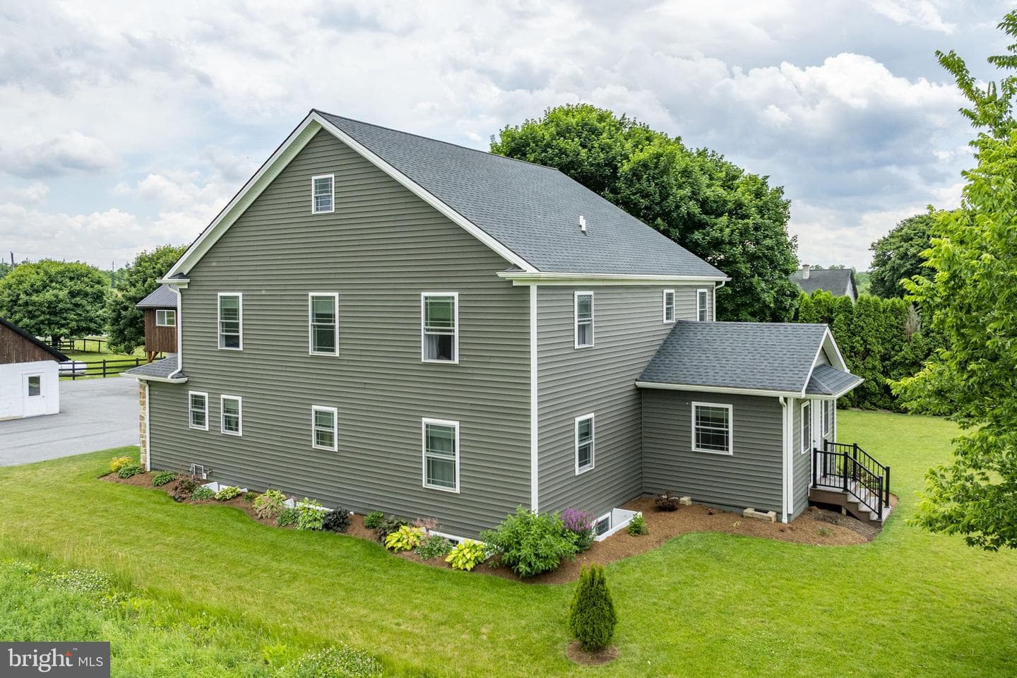 346 Lynwood Road photo 3