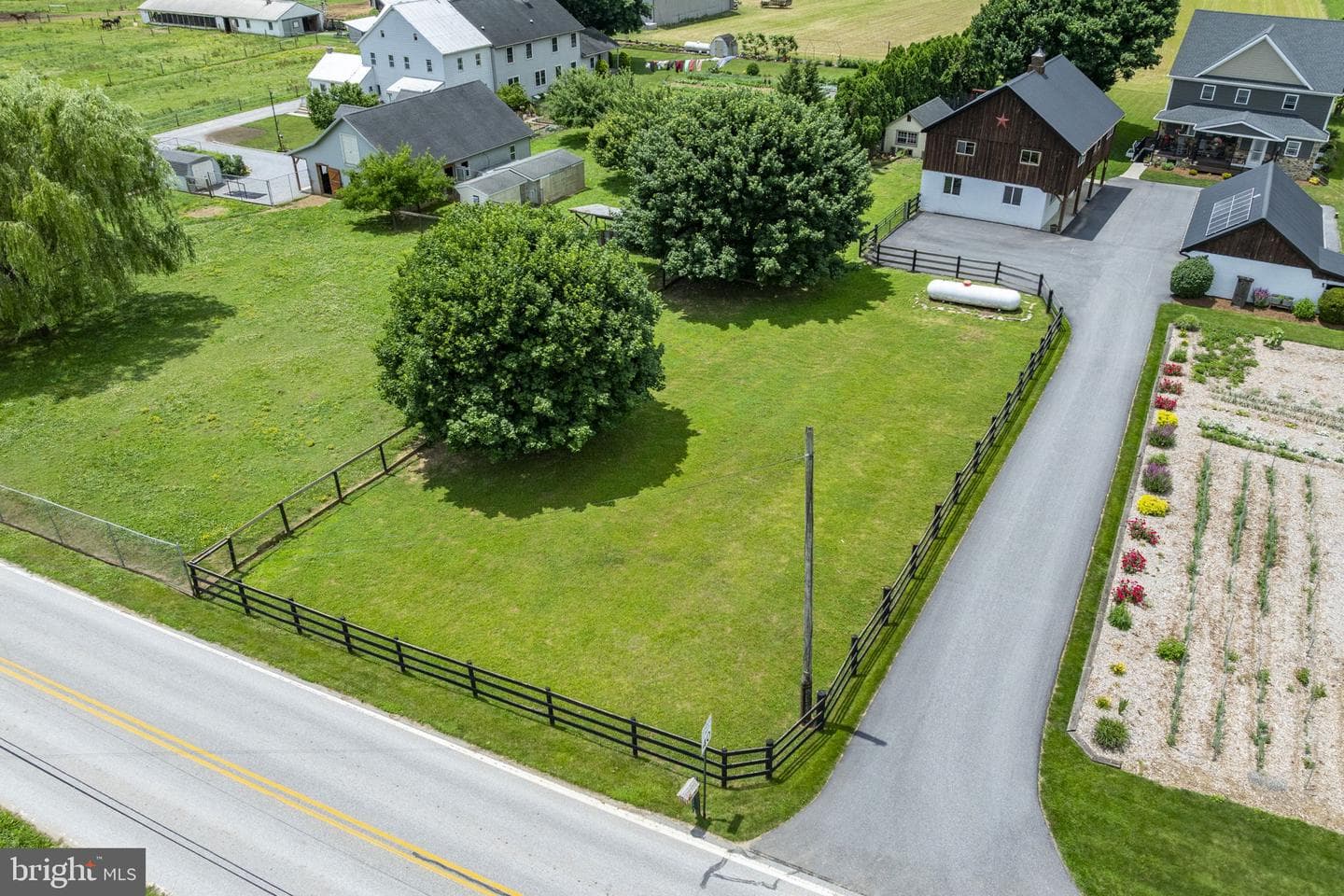 346 Lynwood Road photo 9