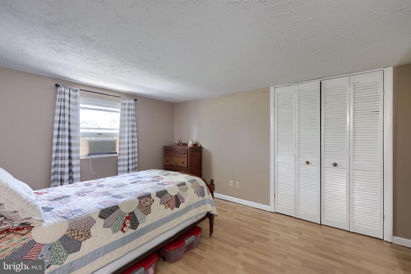 2202 Hershey Avenue photo 34