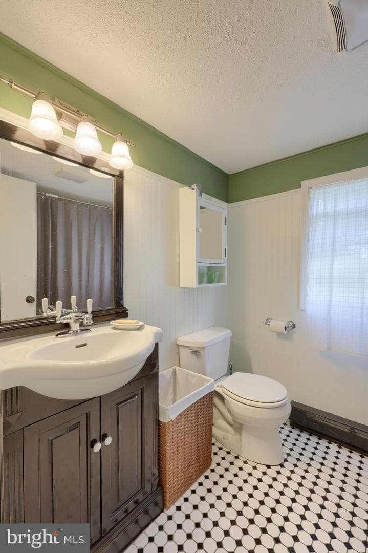 2202 Hershey Avenue photo 36