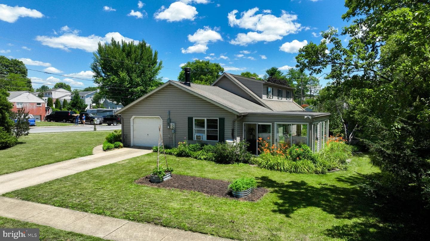 2202 Hershey Avenue photo 48