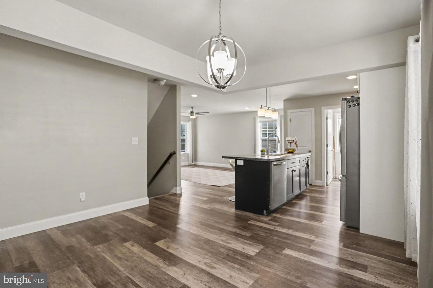 12 Pacific Boulevard photo 8
