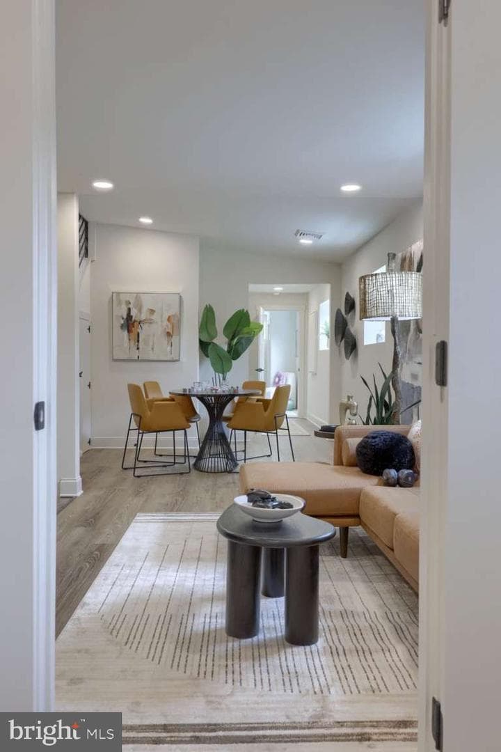 234 E Fulton Street photo 50