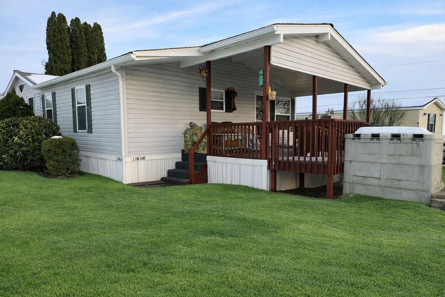 2 Log Lane, East Earl