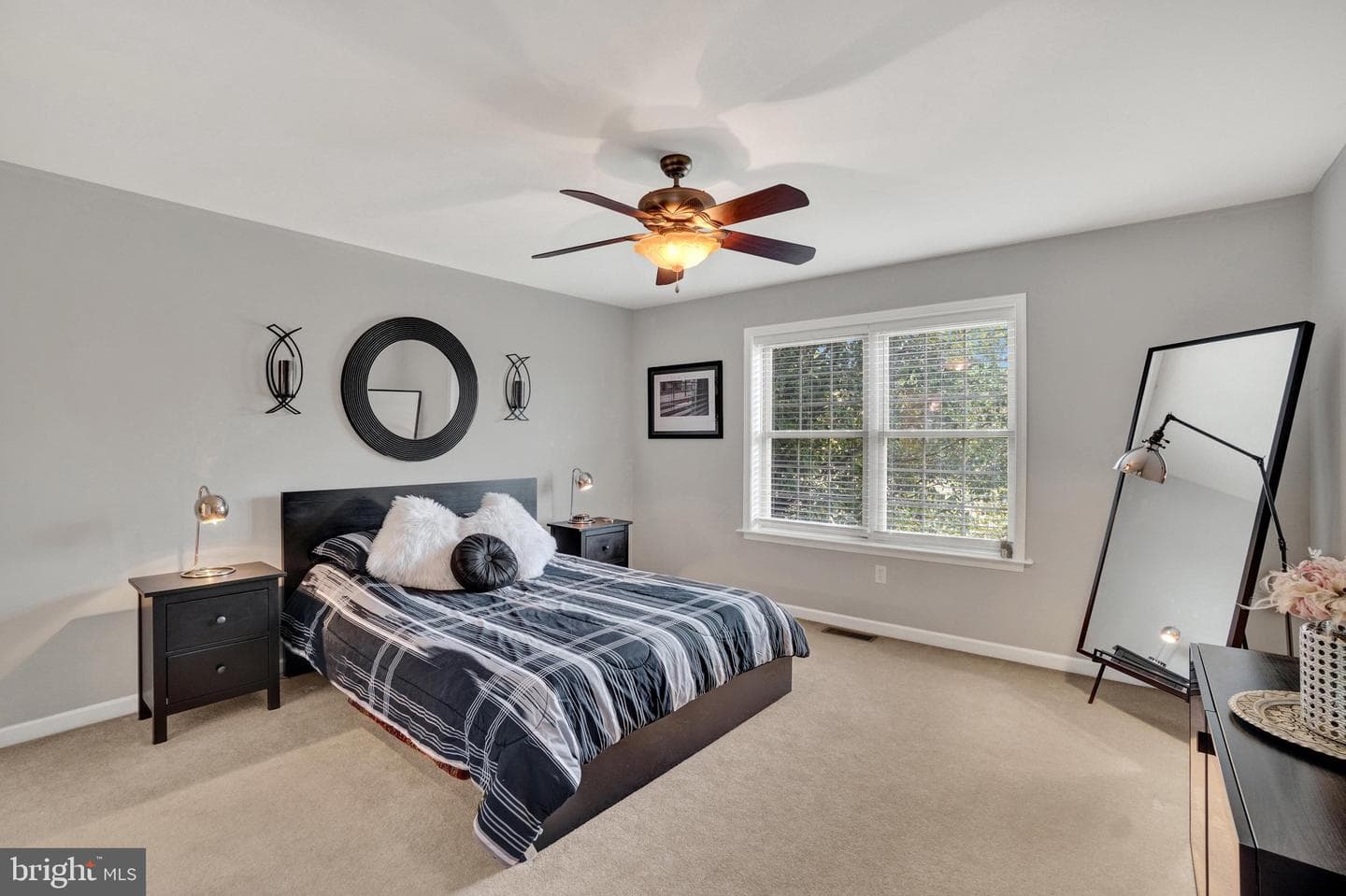104 Monument Drive photo 25