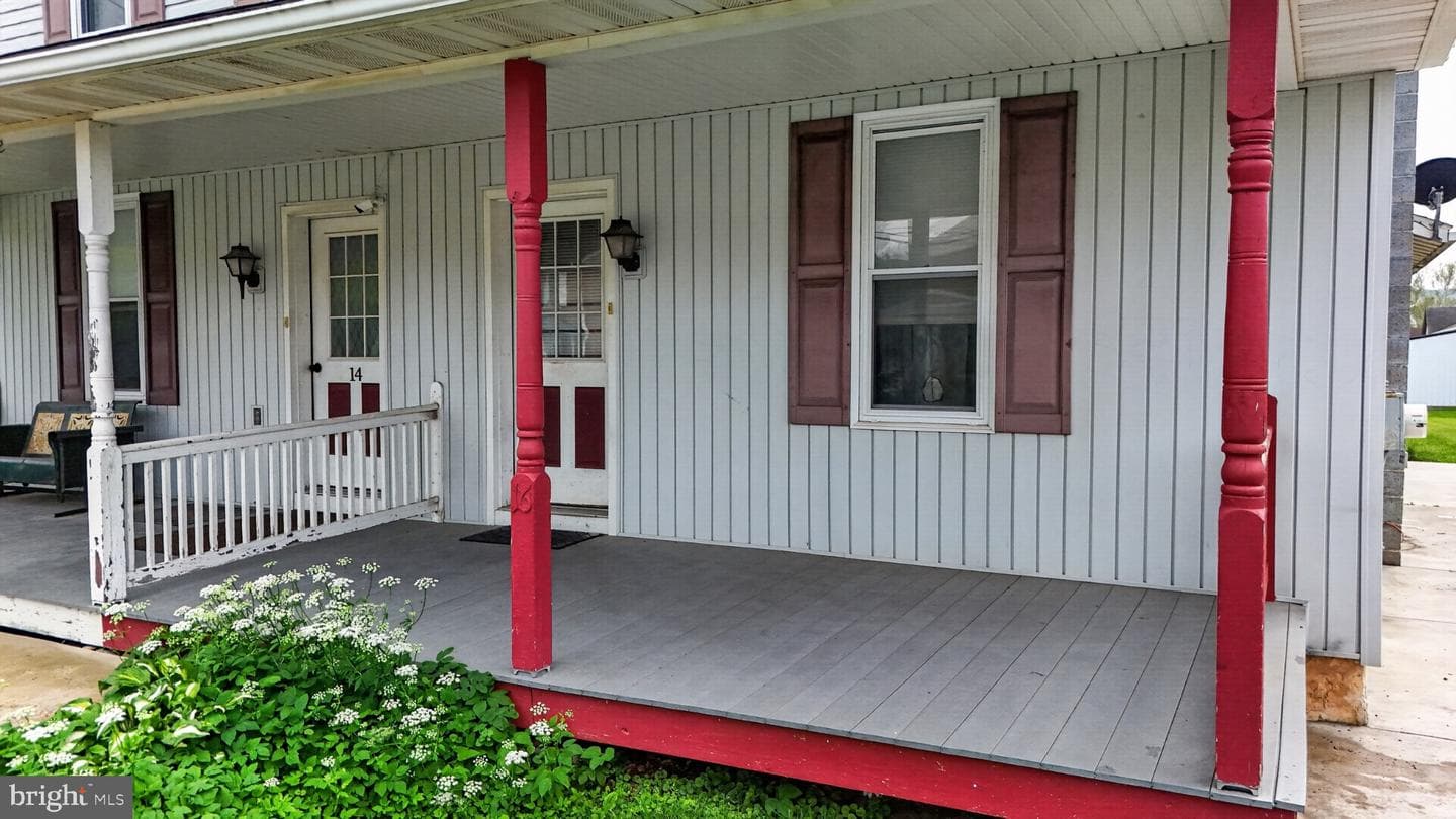 14 N Kinzer Road photo 17
