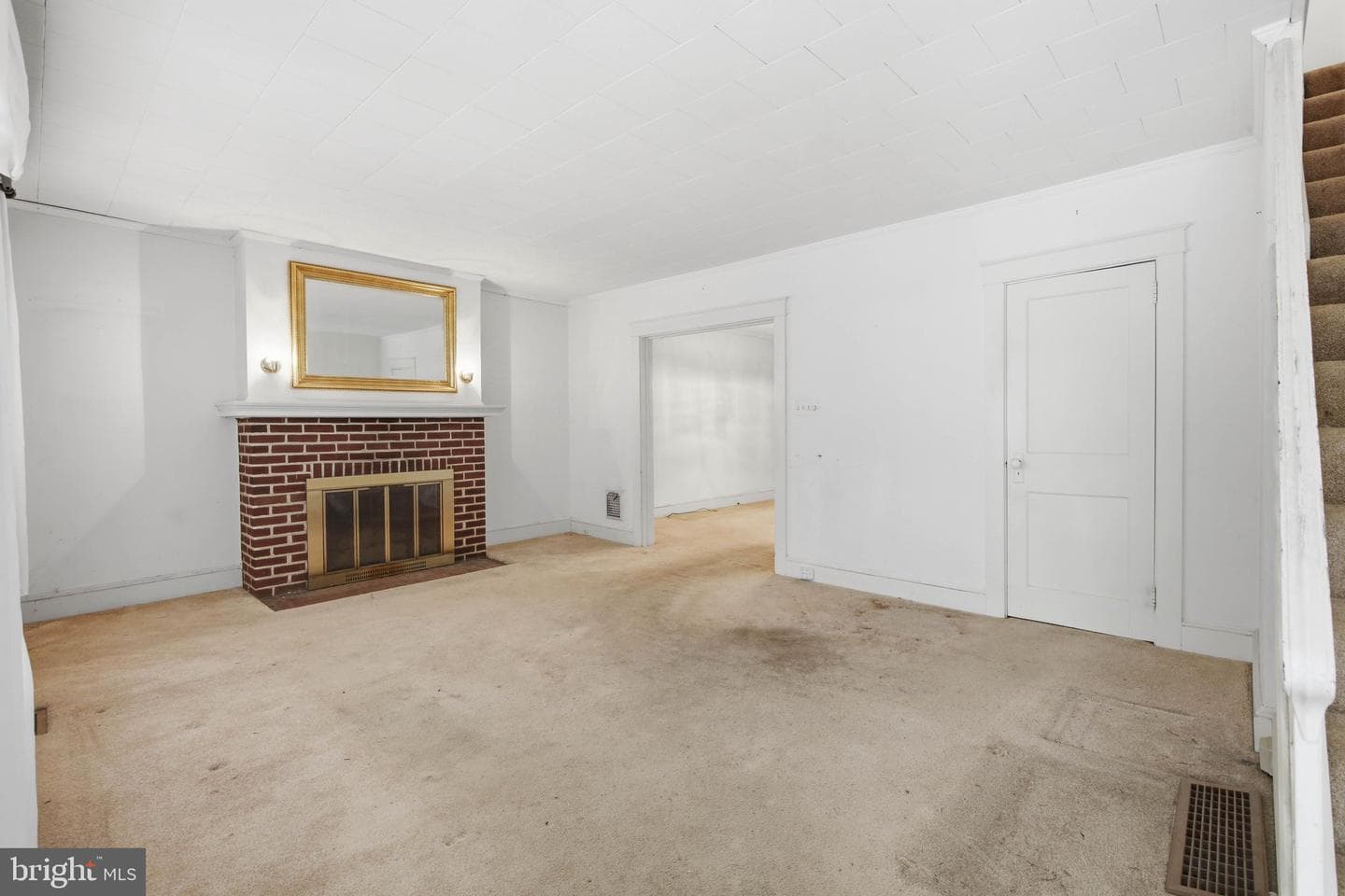 41 E Ross Street photo 4