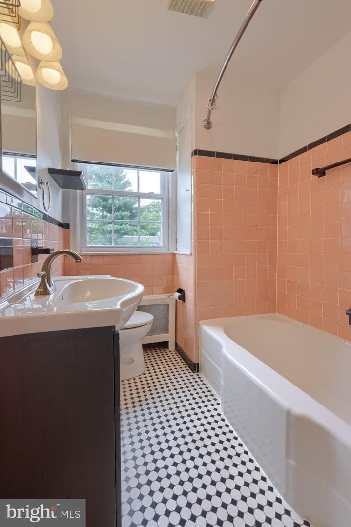 1040 E Orange Street photo 32