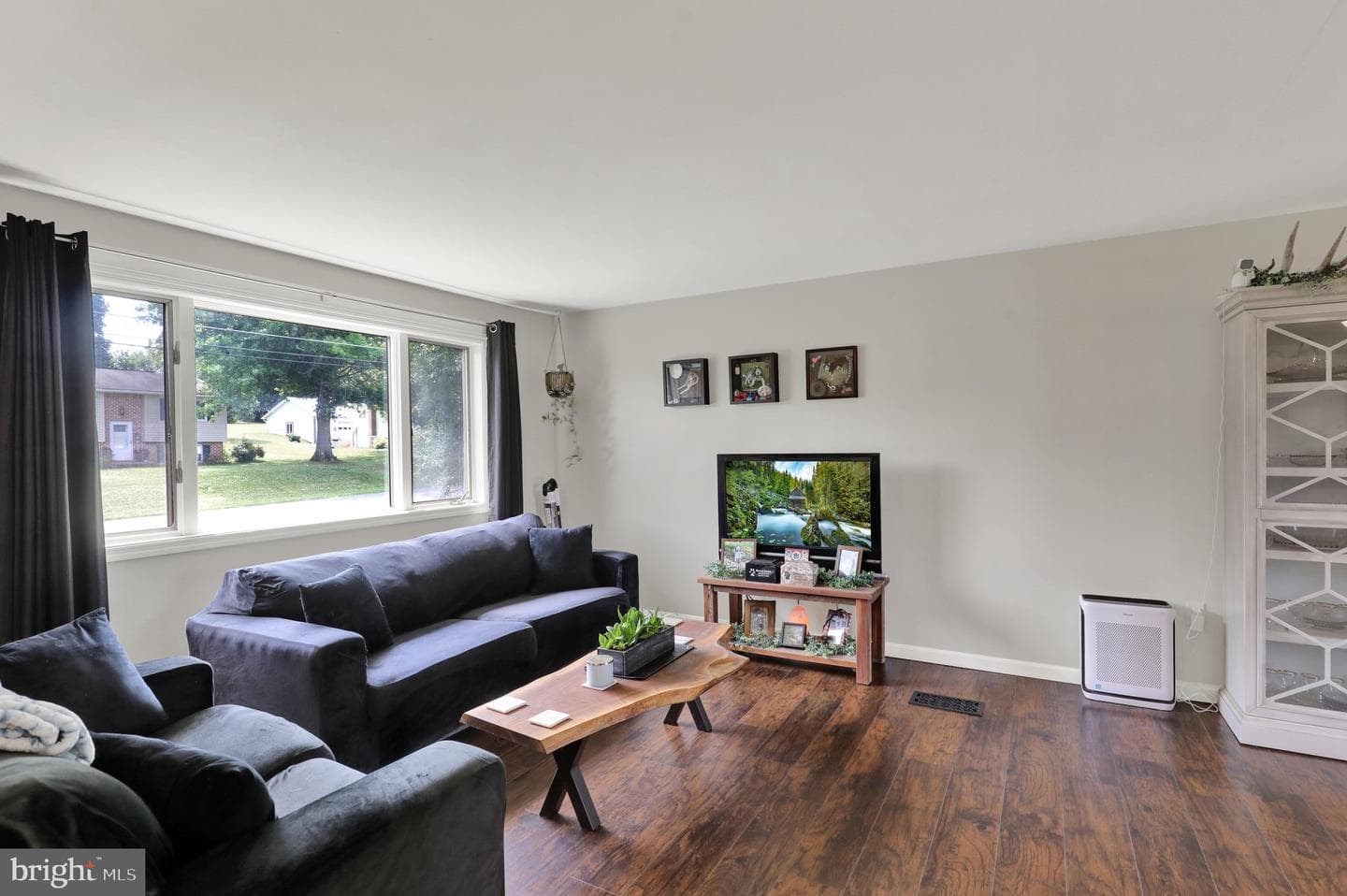 220 Pleasant Valley Road photo 12
