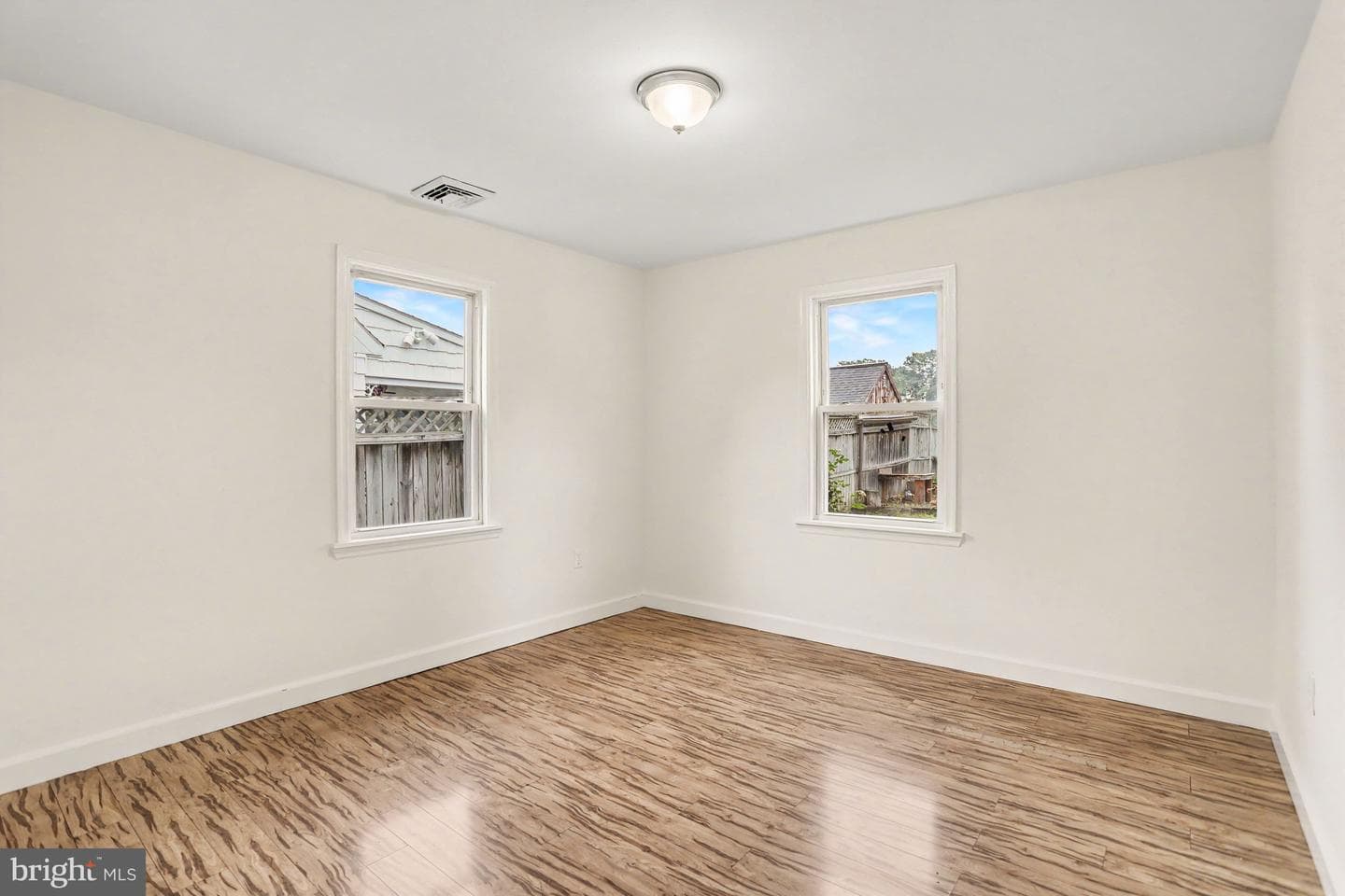 237 Noble Street photo 14
