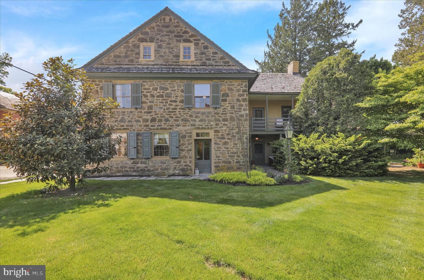 27 E Main Street photo 3