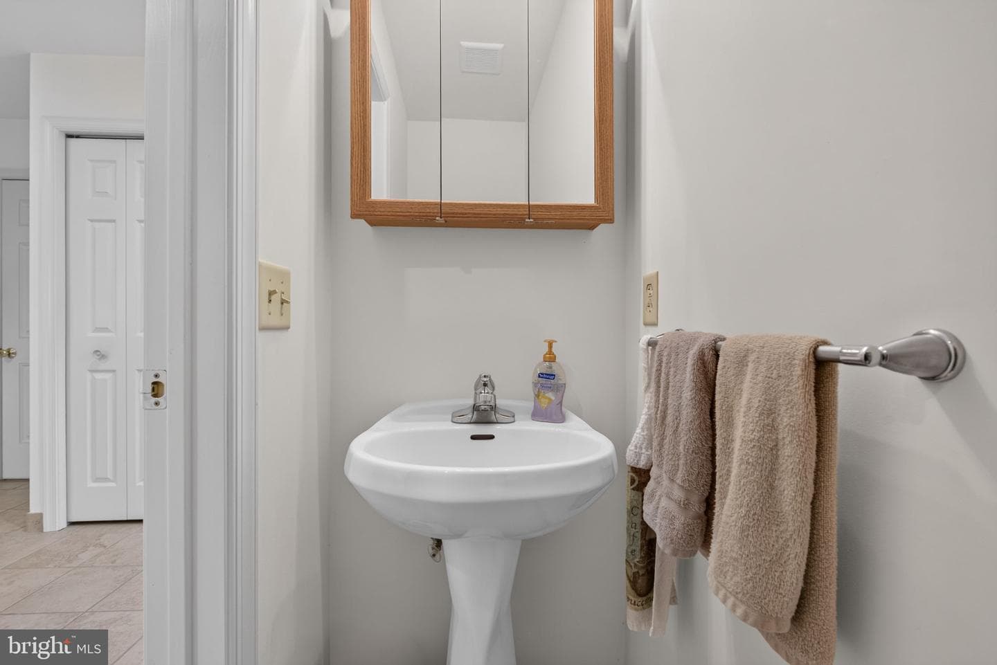 118 E Scout Alley photo 16