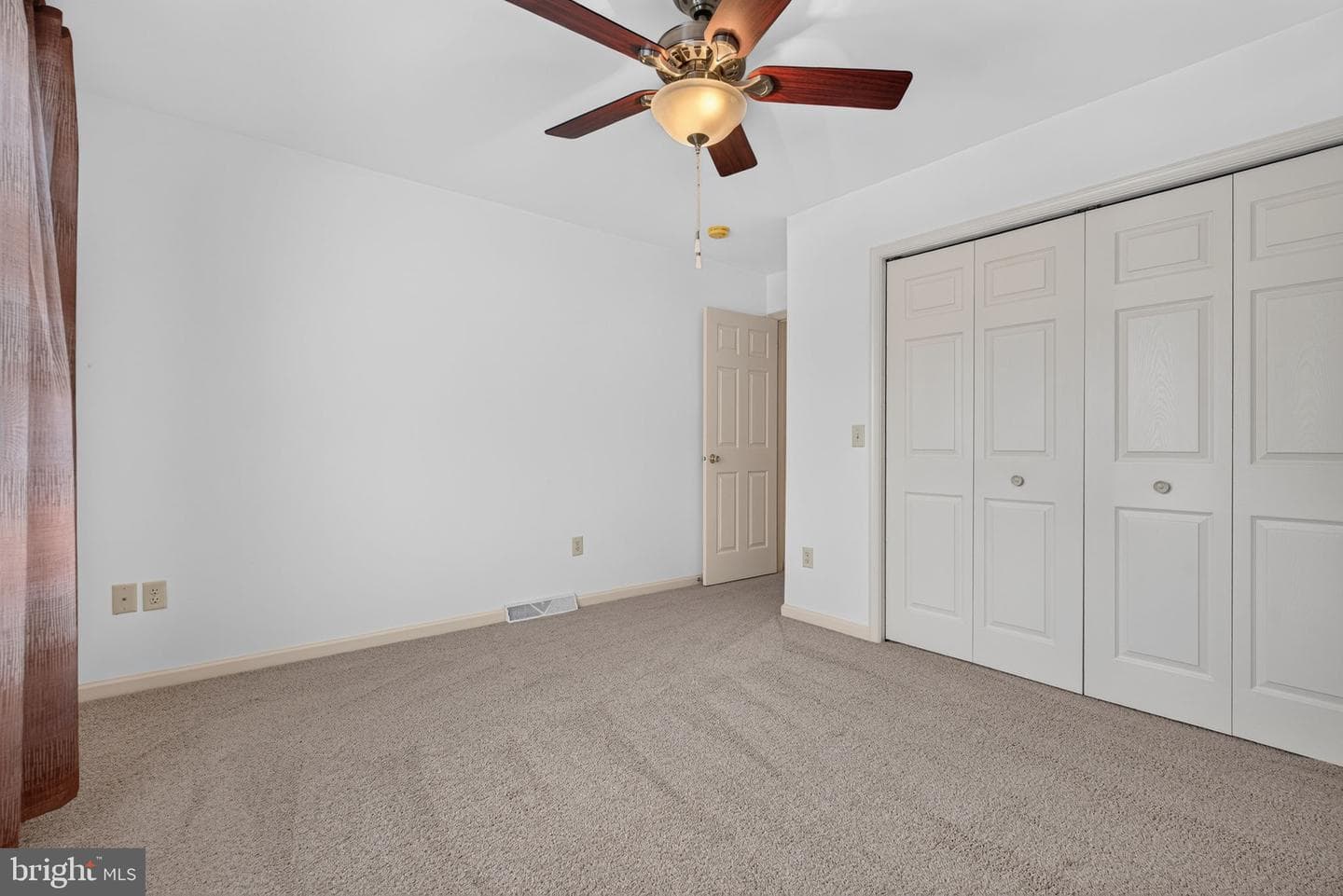 118 E Scout Alley photo 23