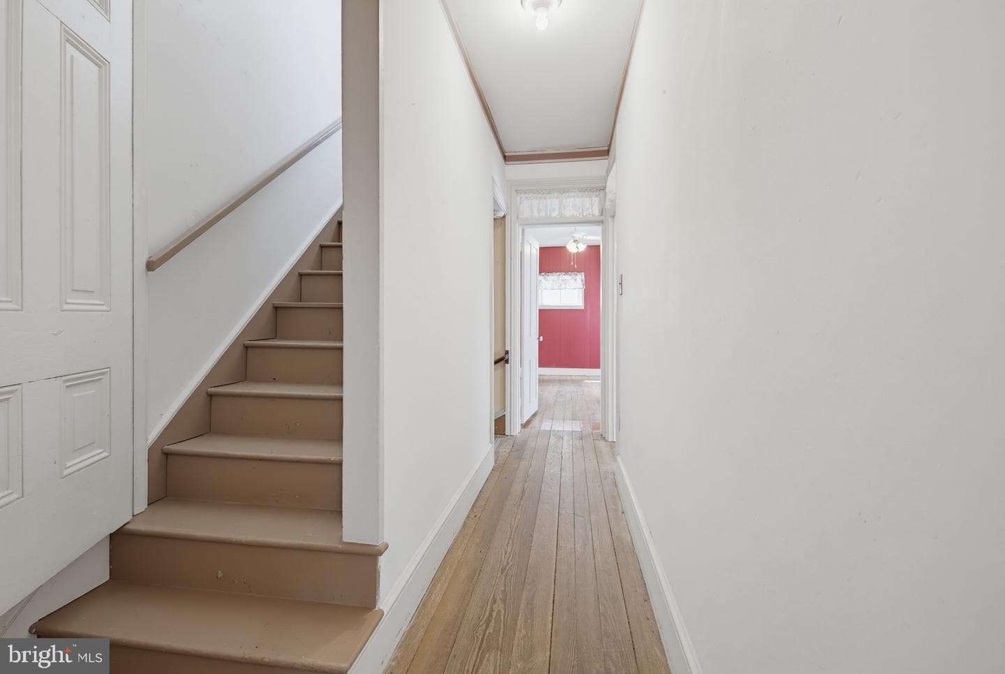 566 Walnut St photo 16
