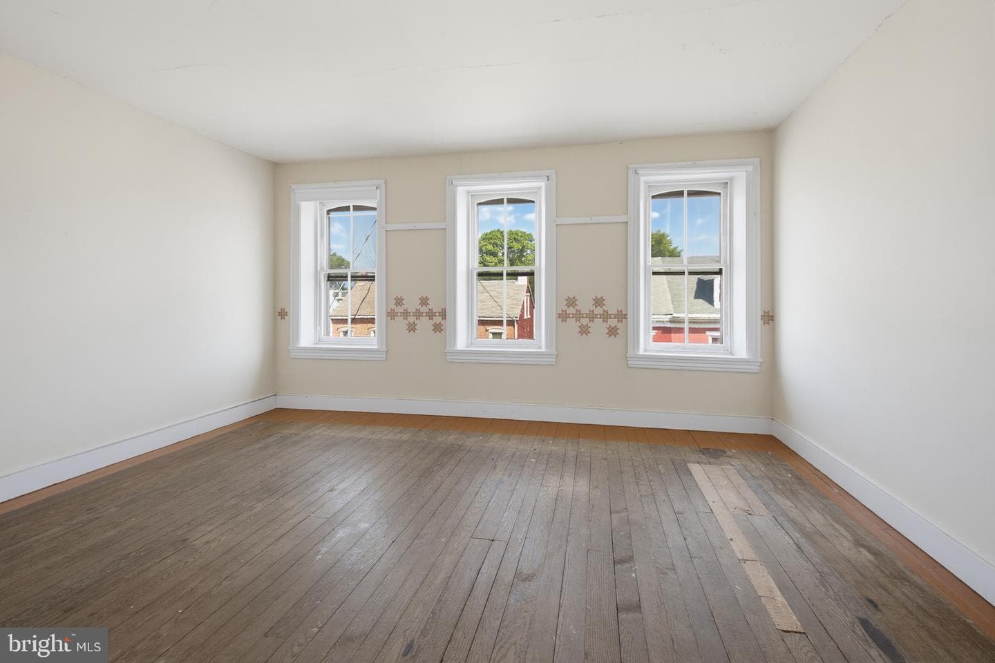 566 Walnut St photo 26