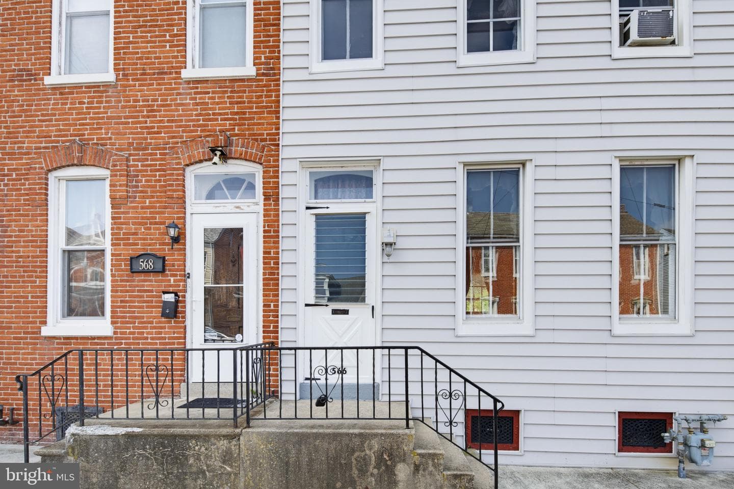 566 Walnut St photo 3