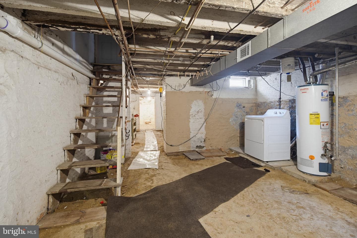 566 Walnut St photo 34