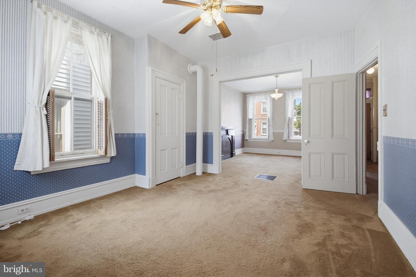 566 Walnut St photo 8