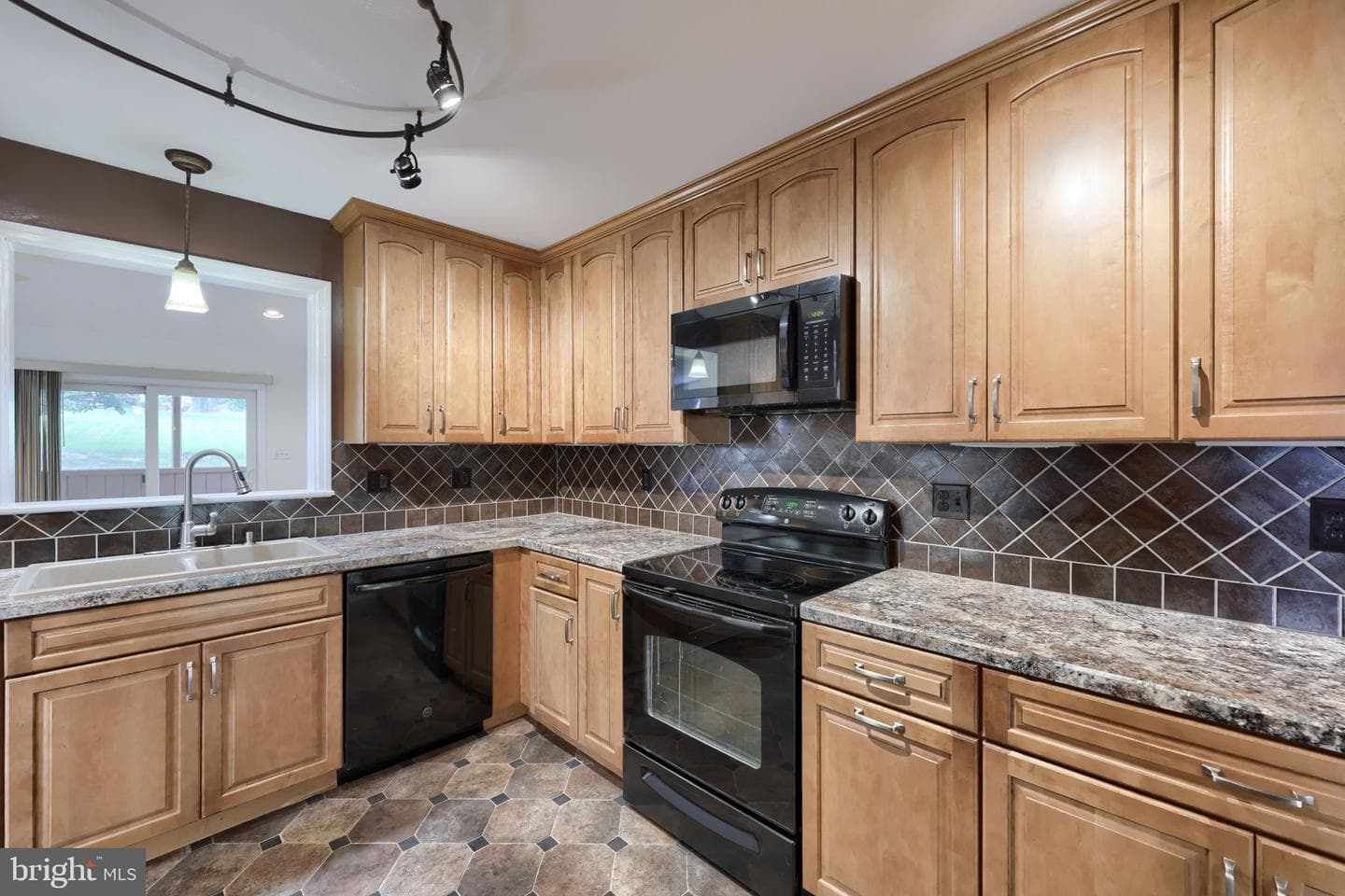 2810 Harrisburg Pike, Lancaster